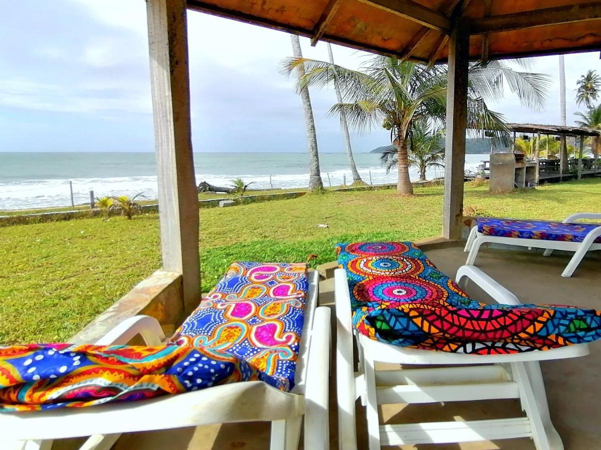 Afro Beach Eco Resort Butre Eksteriør billede