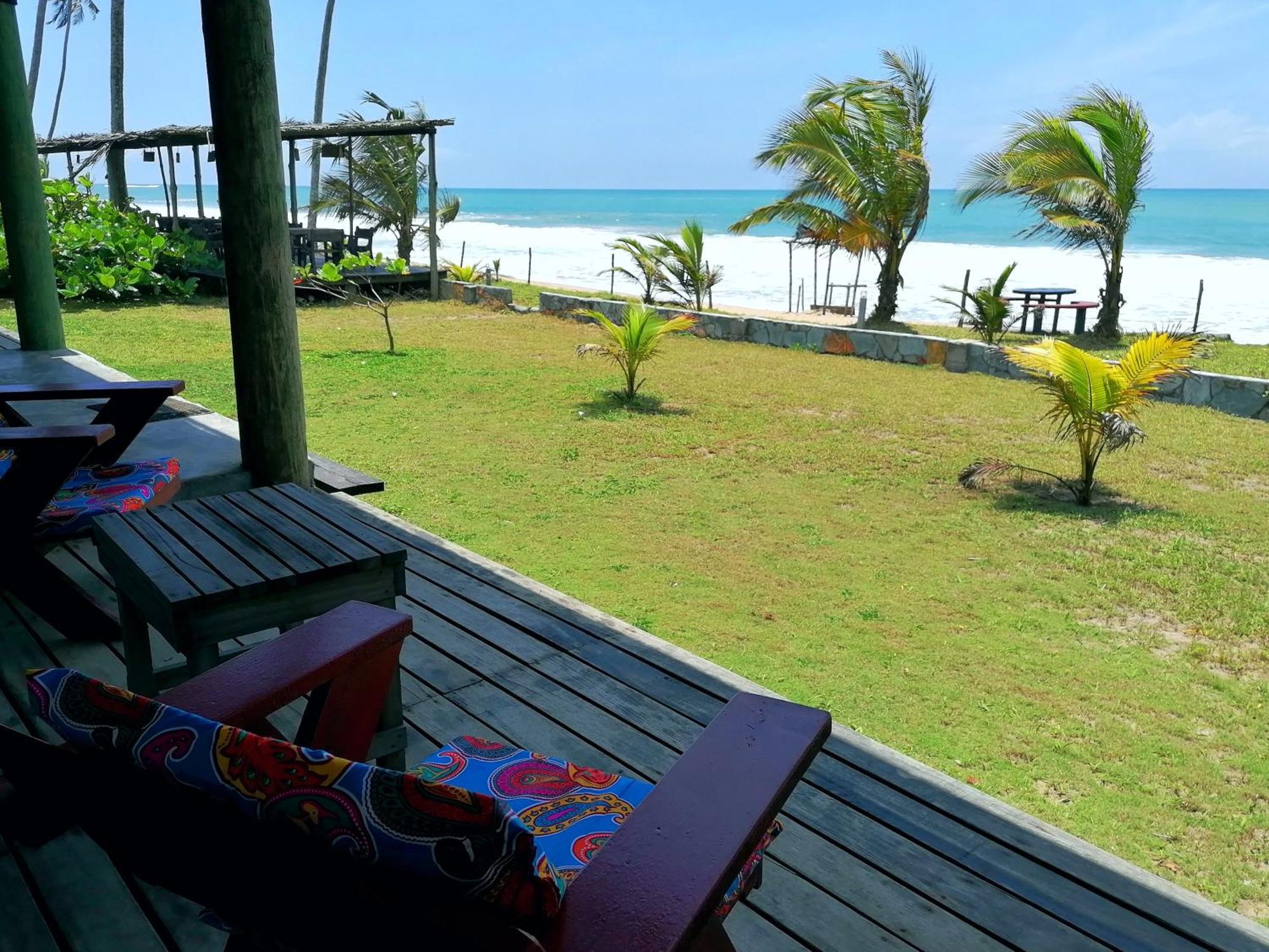 Afro Beach Eco Resort Butre Værelse billede