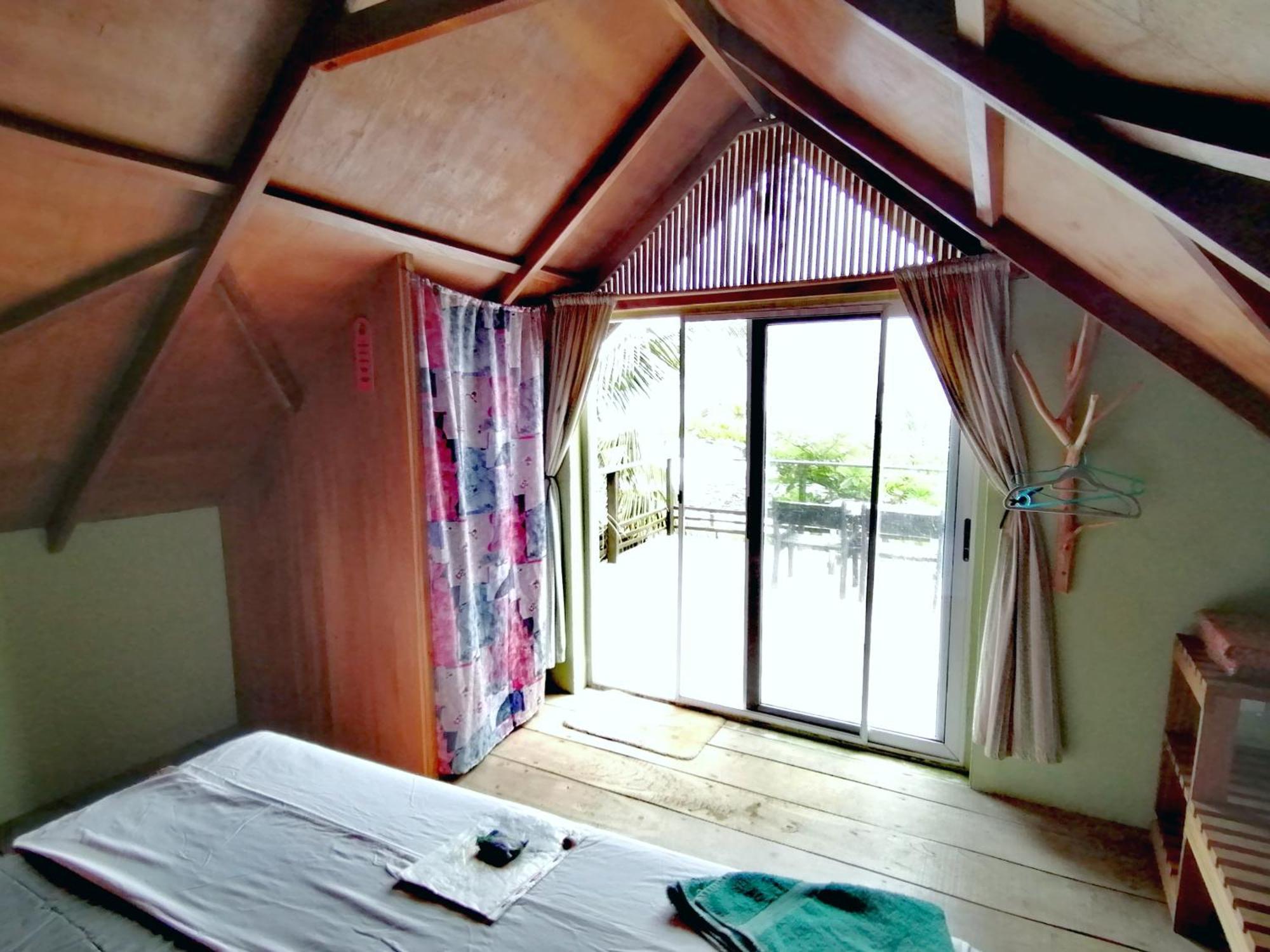 Afro Beach Eco Resort Butre Værelse billede