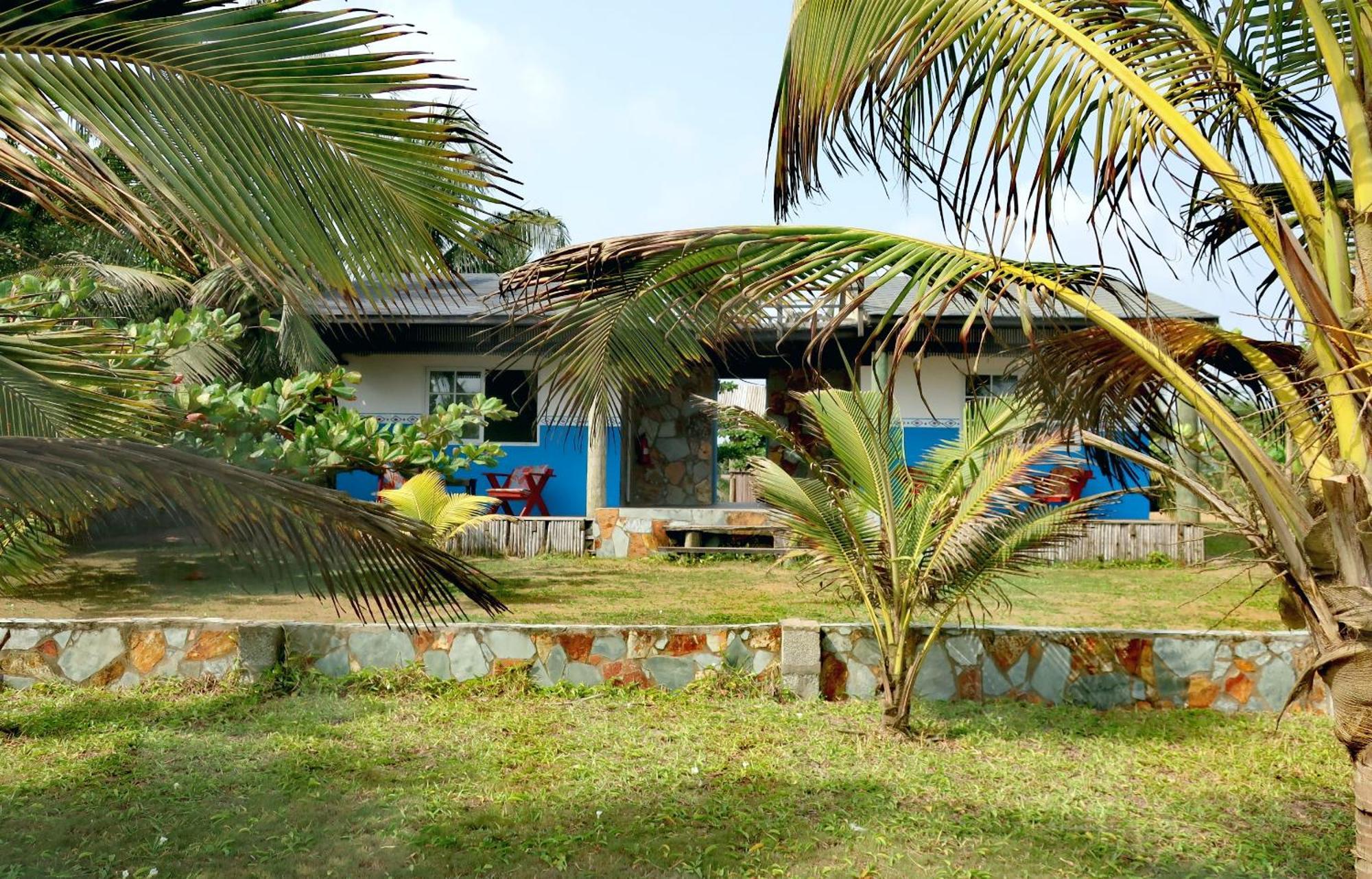 Afro Beach Eco Resort Butre Værelse billede